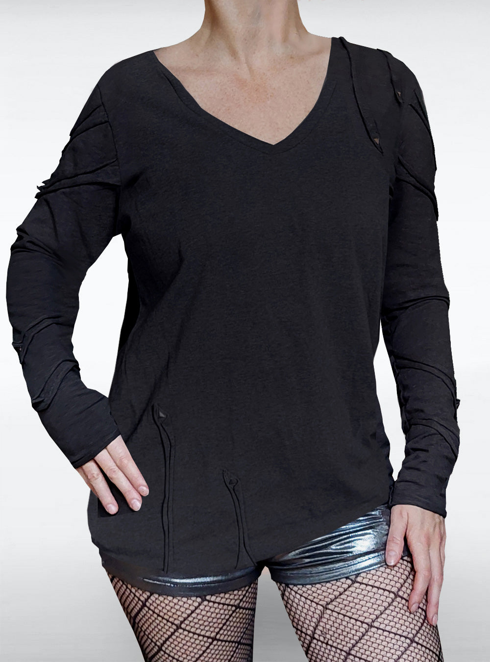 belen-longsleeve-wide-black-women-cyberpunk-casual | HybridPunkBerlin