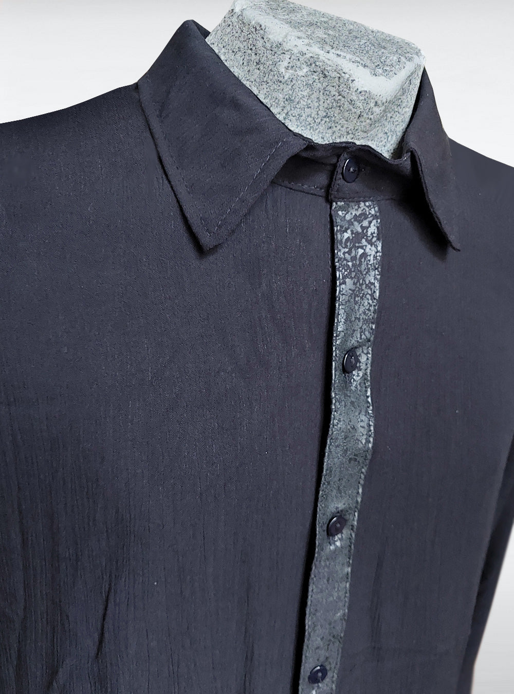 button-down-shirt-gothic-black-randy-close-detail | HybridPunkBerlin