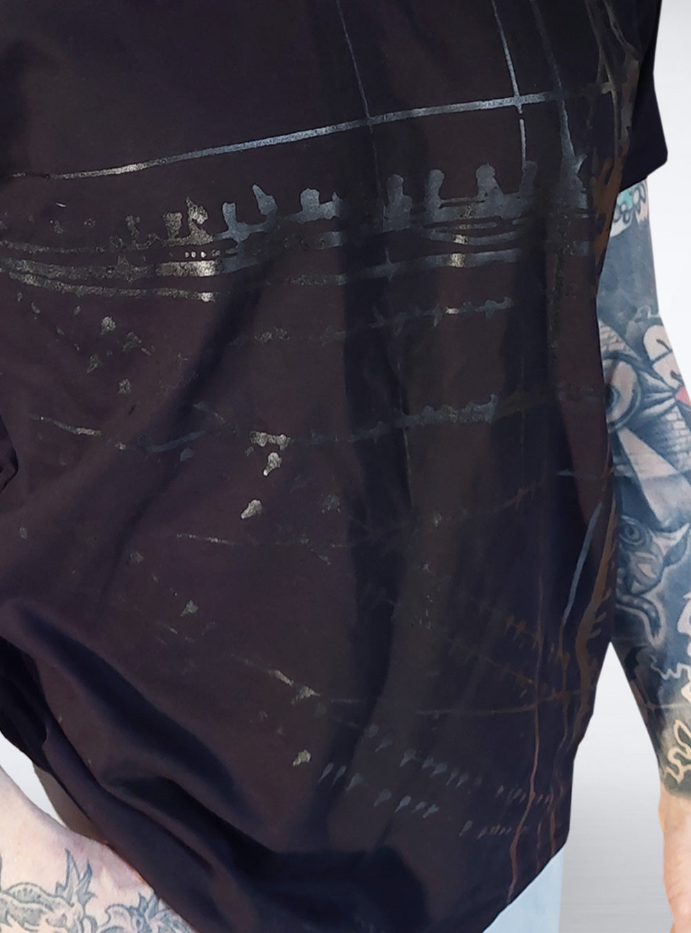 cable-birds-shirt-men-black-on-black-detail | HybridPunkBerlin