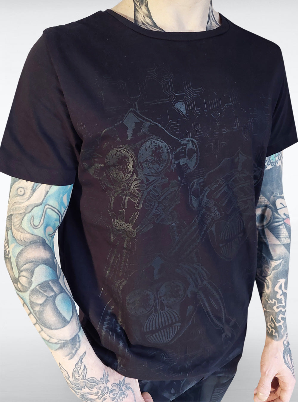 cyber-apes-shirt-men-black-on-black | HybridPunkBerlin