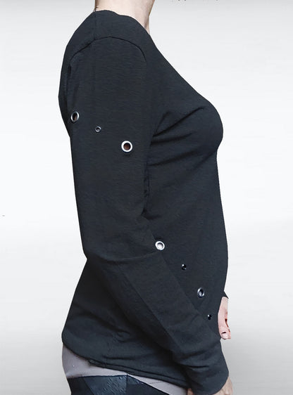 eyelets-longsleeve-black-women-side-gothic | HybridPunkBerlin