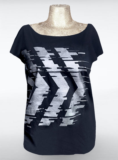 glitch-black-shirt-women-cyberpunk | HybridPunkBerlin