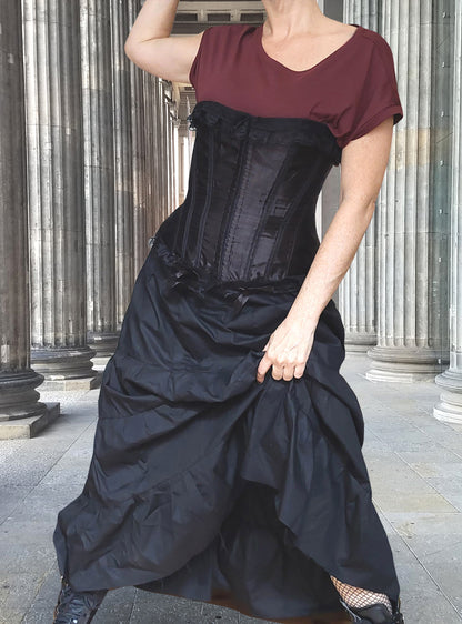 gothic-skirt-ruffles-long-wide-black | HybridPunkBerlin