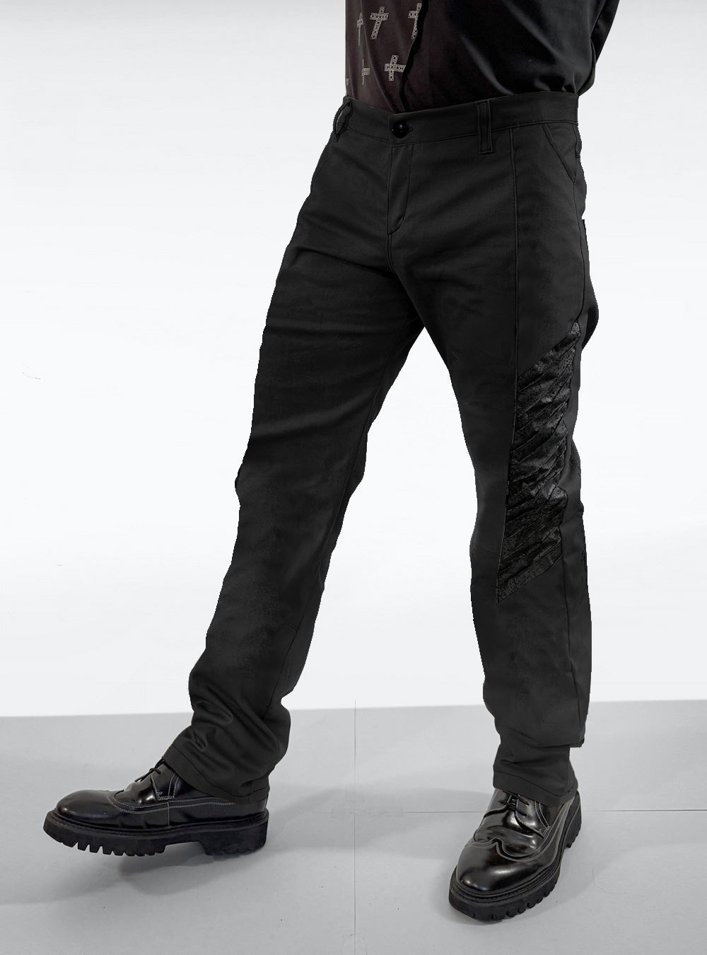 gunmetal-pants-men-black-on-black-cyberpunk_ce7bfd1b-b98f-4683-8686-37ba43779da2 | HybridPunkBerlin