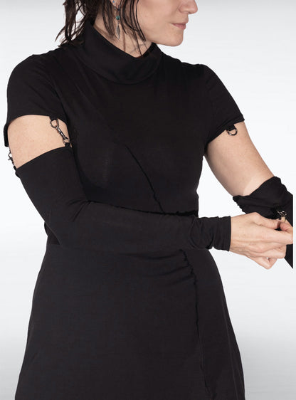 karabiner-dress-black-elegant-close-detail | HybridPunkBerlin