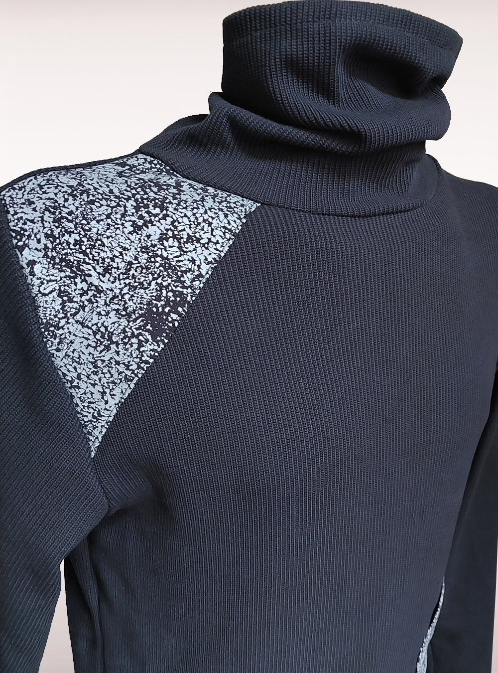 Knitted Turtle Neck Pullover Woman