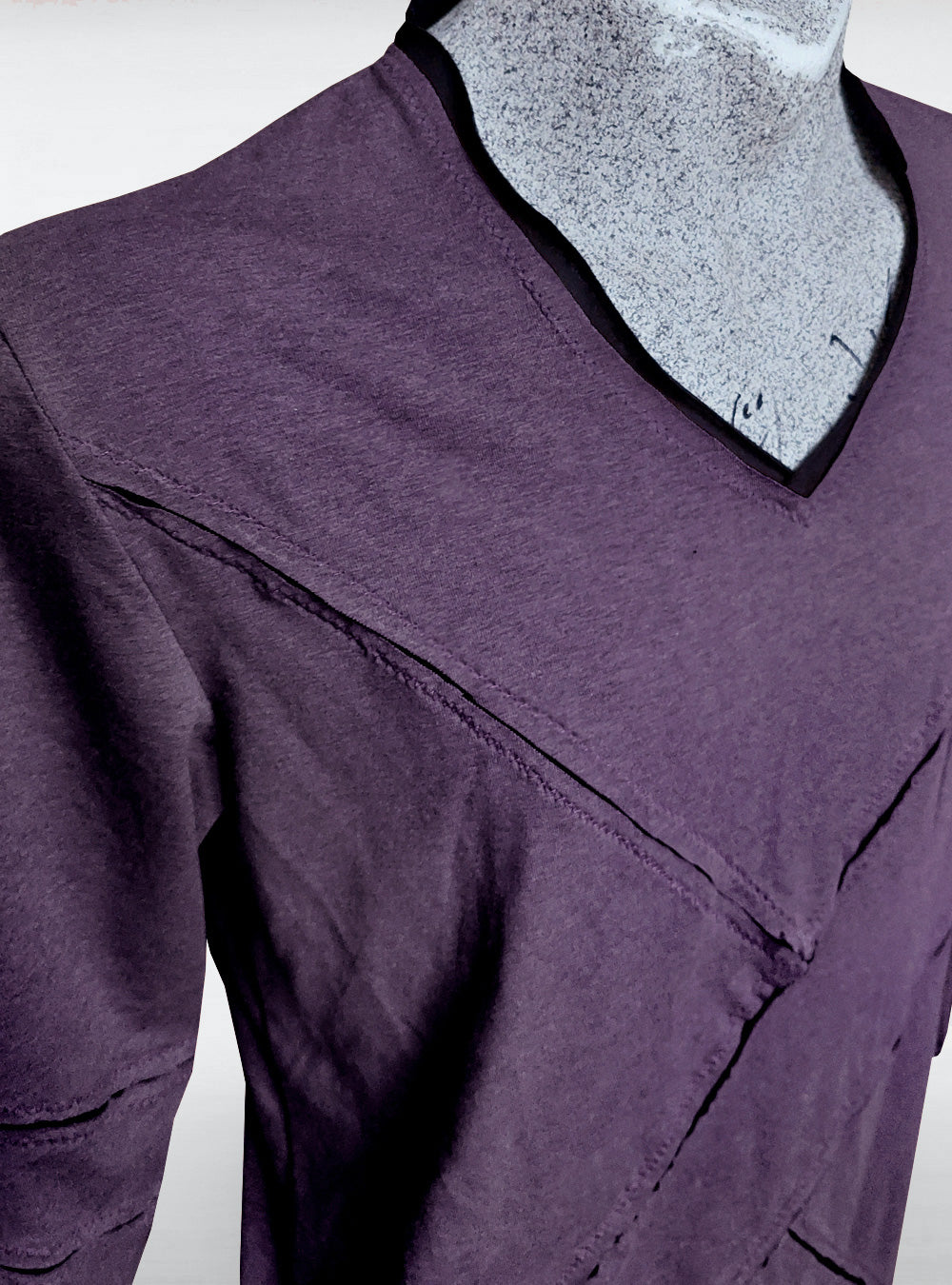 longsleeve-purple-heather-men-close-detail | HybridPunkBerlin