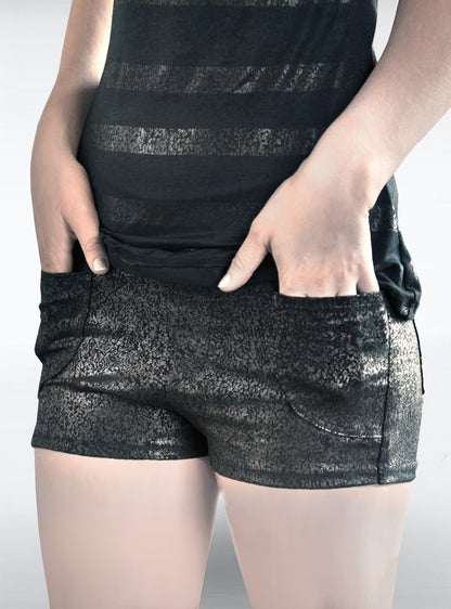 nocture-shorts-black-vegan-leather-style-women | HybridPunkBerlin