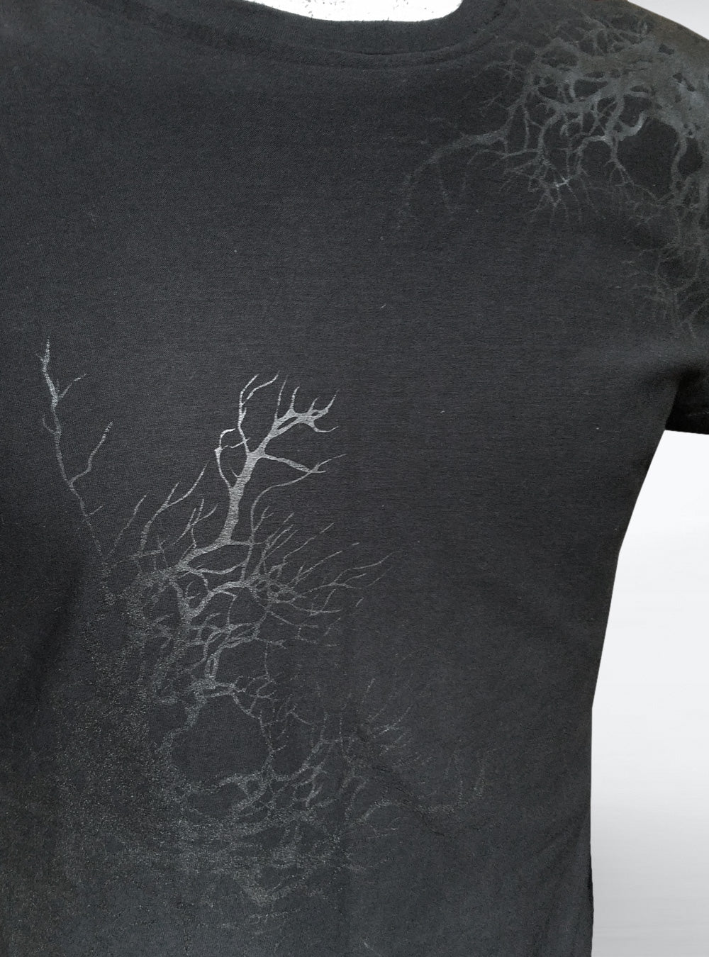roots-shirt-men-black-on-black-print-gothic | HybridPunkBerlin