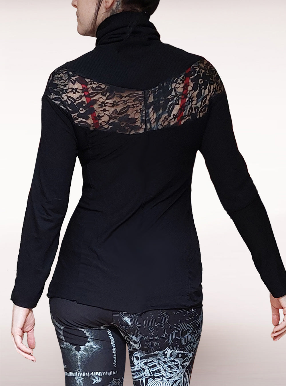 Lorre Lace Longsleeve Woman