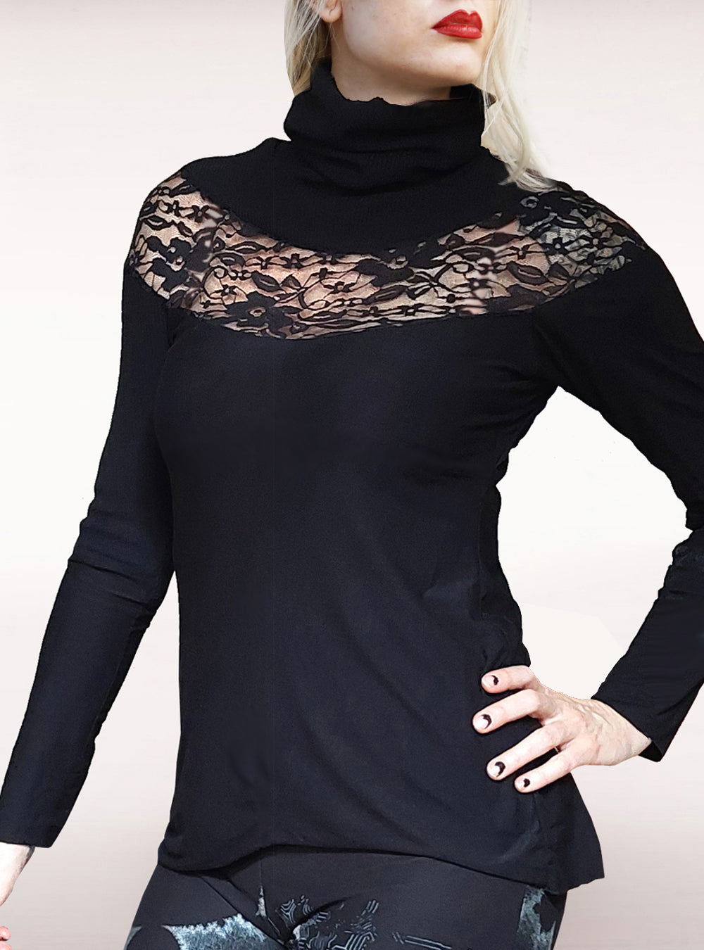 Lorre Lace Longsleeve Woman
