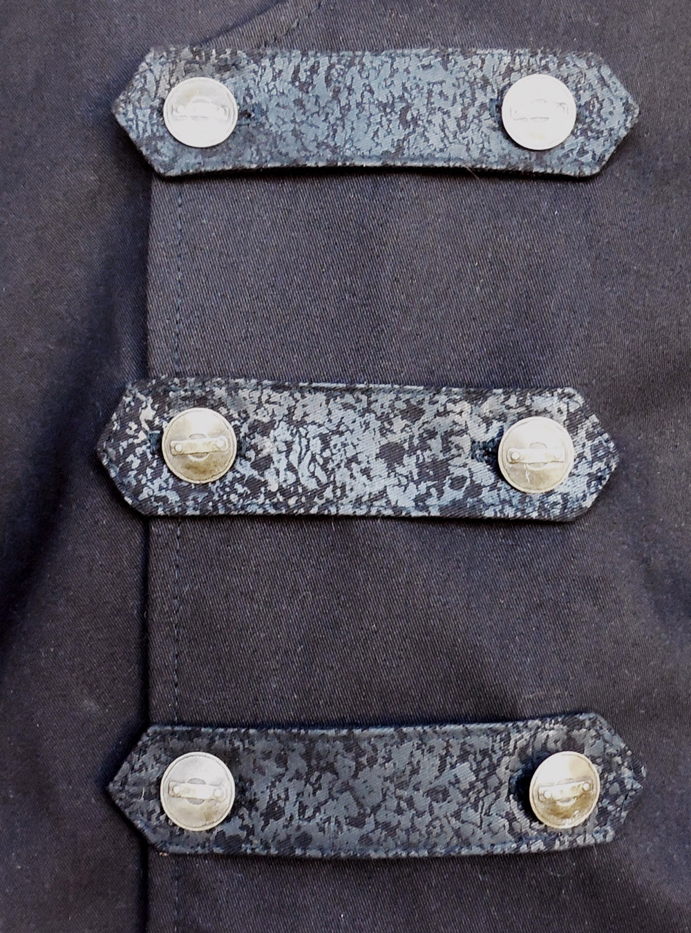 steam-jacket-women-black-close-detail-buttons | HybridPunkBerlin