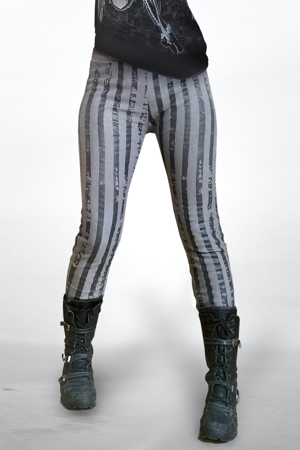 steampunk-leggings-postapocalyptic-taupe-stripes | HybridPunkBerlin