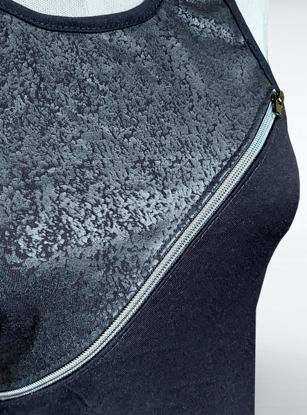 takayo-tank-women-black-vegan-leather-top-zip-detail | HybridPunkBerlin