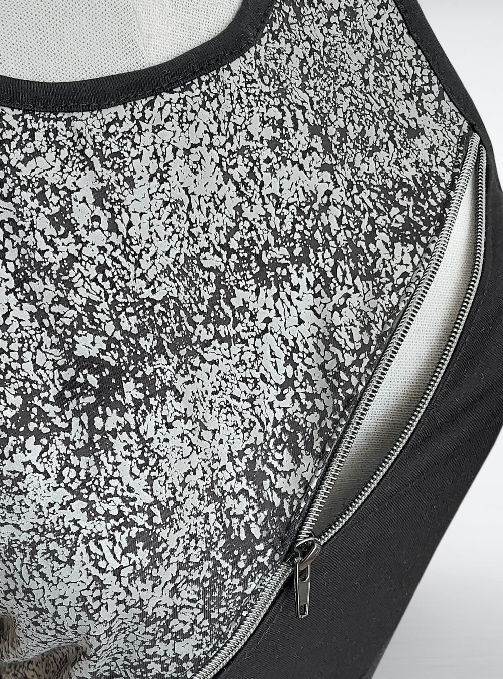 takayo-tank-women-silver-top-nocture-zip-detail | HybridPunkBerlin